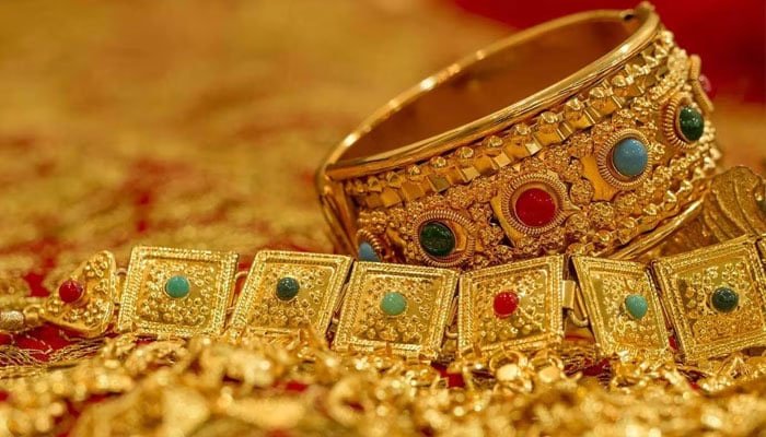 سونے کی فی تولہ قیمت میں 600 روپے کا اضافہ ہوگیا